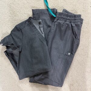 Figs Women's Gray Scrub Set